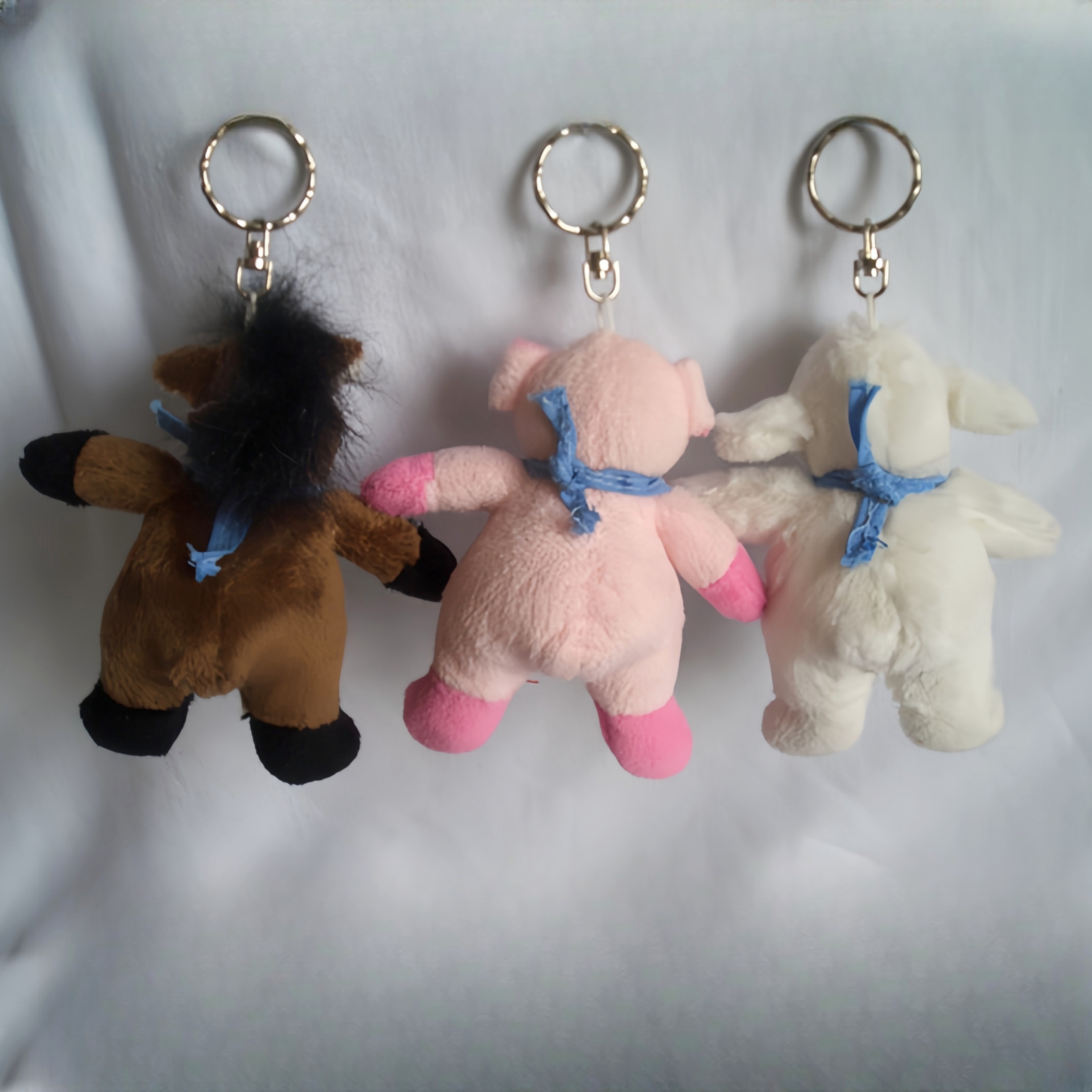 Gantungan Kunci Mainan Boneka Beruang Teddy Mewah Kustom Lucu dengan Bib
