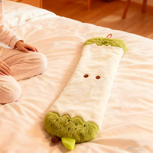 ໃໝ່ Custom Winter Warm Plush Hot Water Bottle Cartoon Apple Toy